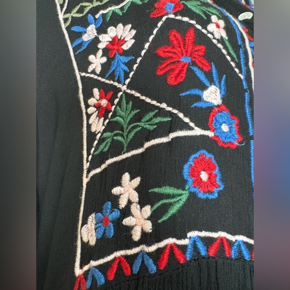 Velzera V-Neck Embroidered Black Dress Tunic M NWT Boho Long Sleeve Flowy Light - Picture 7 of 9